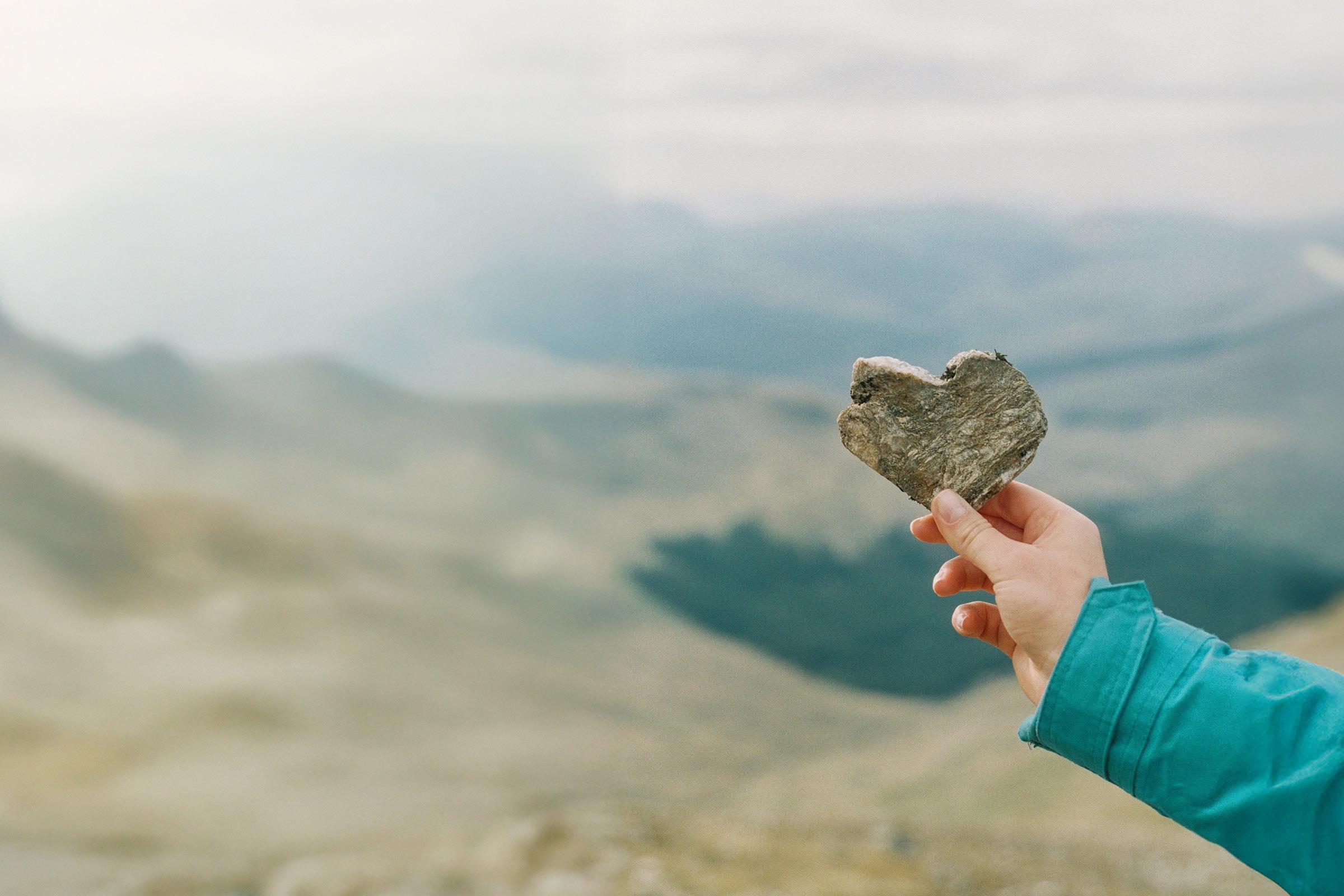 <span class='second'>Unsere Angebote</span><span class='first' style='font-weight:400;'>Hilfe & Beratung</span>