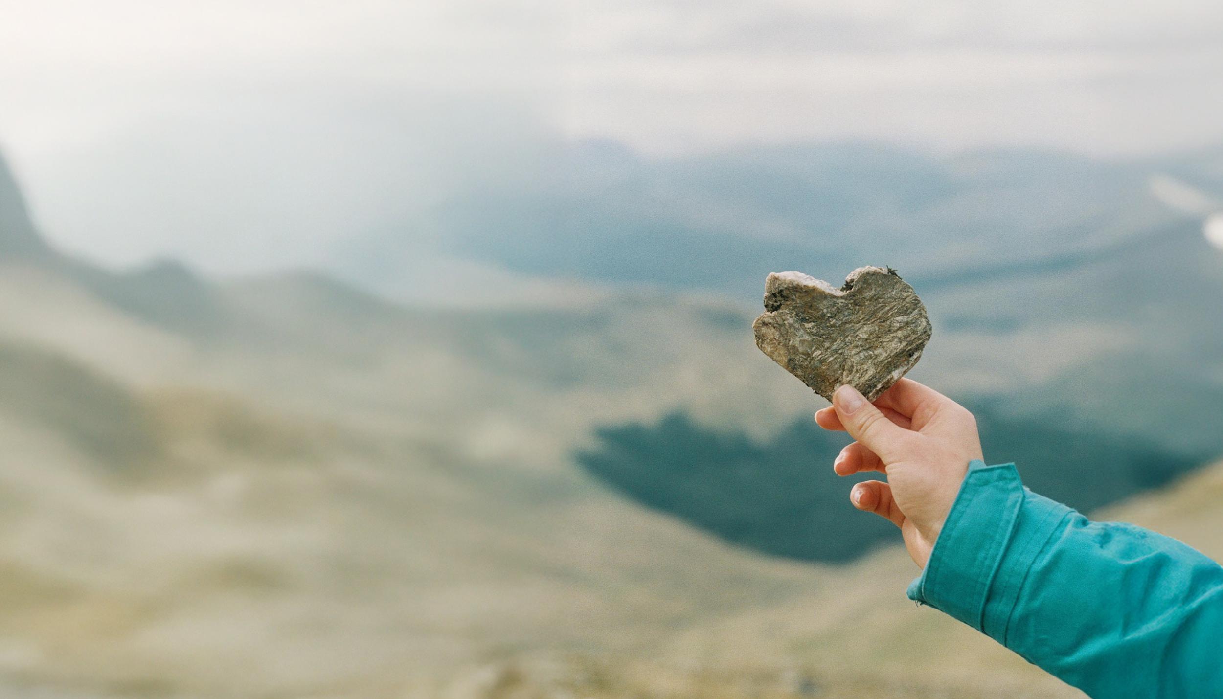 <span class='second'>Unsere Angebote</span><span class='first' style='font-weight:400;'>Hilfe & Beratung</span>