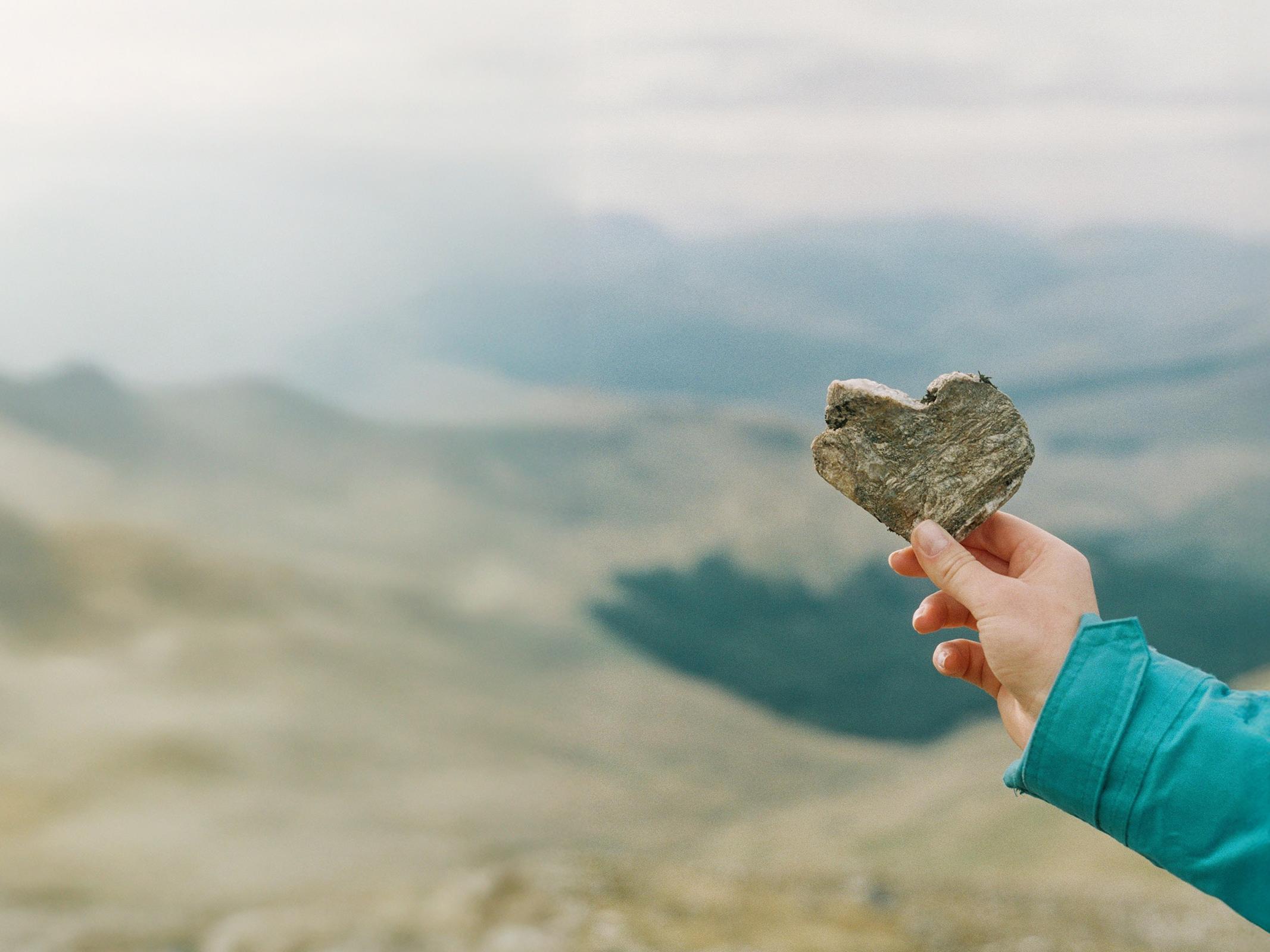 <span class='second'>Unsere Angebote</span><span class='first' style='font-weight:400;'>Hilfe & Beratung</span>